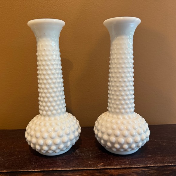 Pair of EO‎ Brady Hobnail Milk Glass Bud Vases Home Decor Vintage White - Picture 6 of 7